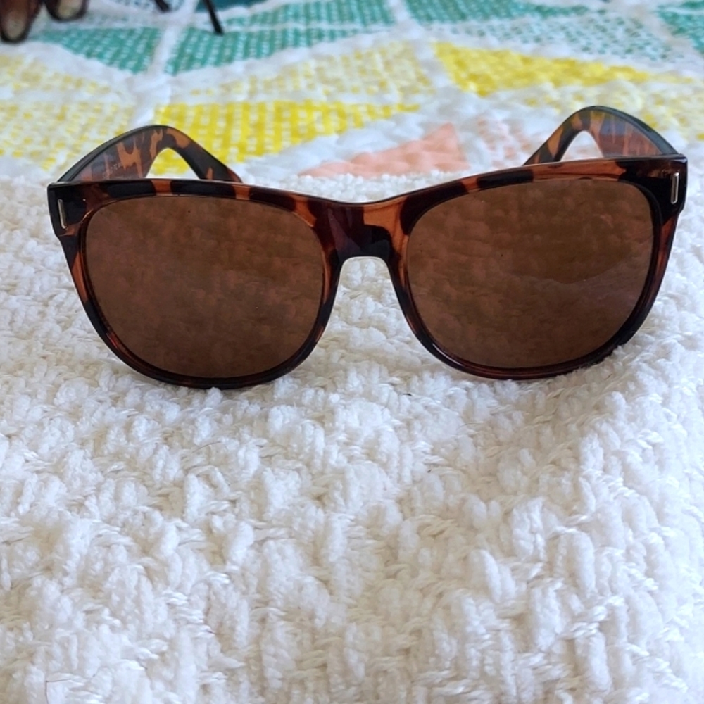 Avery Lu women's brown sunglasses